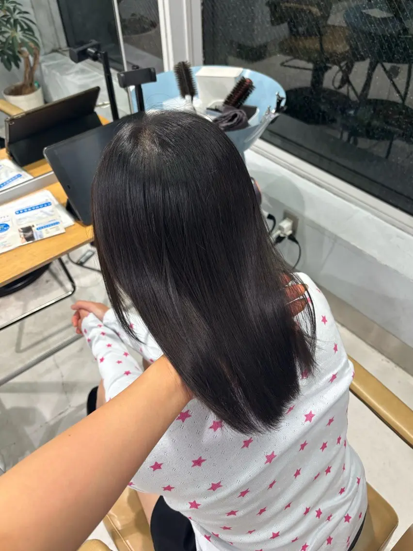 ミディアム トリートメント 油井 緋織のヘアスタイル