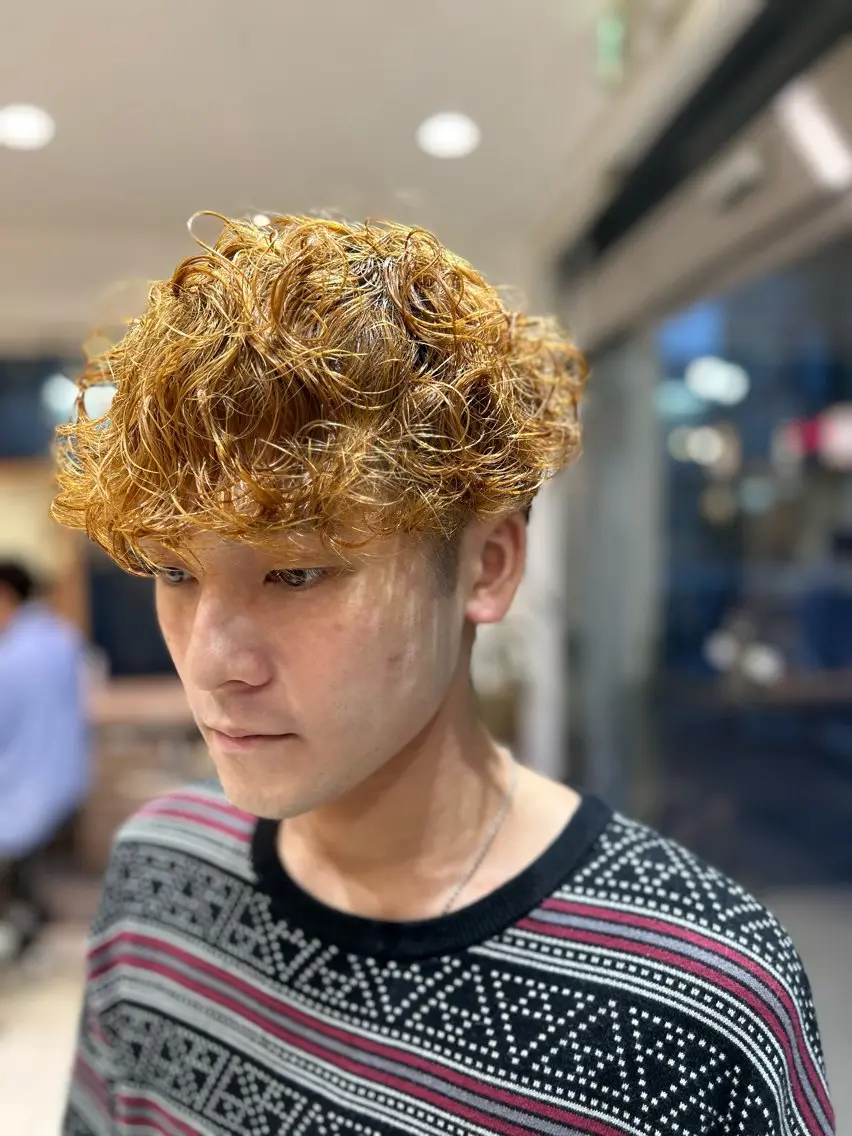 ショート パーマ メンズ メンズブリーチ メンズパーマ メンズハイライト × perm Runoのヘアスタイル