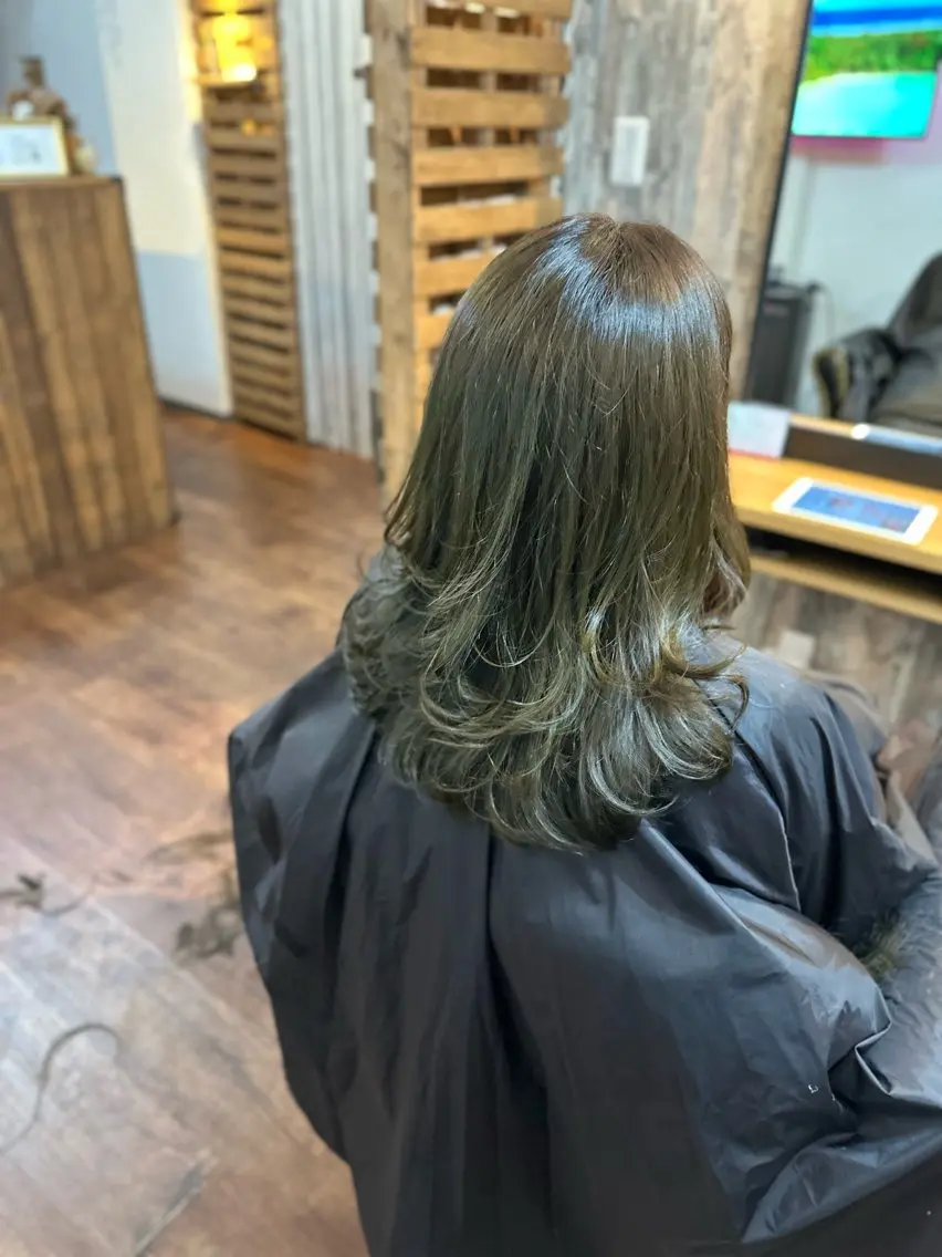 セミロング カラー カット ヘアカラー トリートメント Luzir⭐︎ GEN⭐︎のヘアスタイル