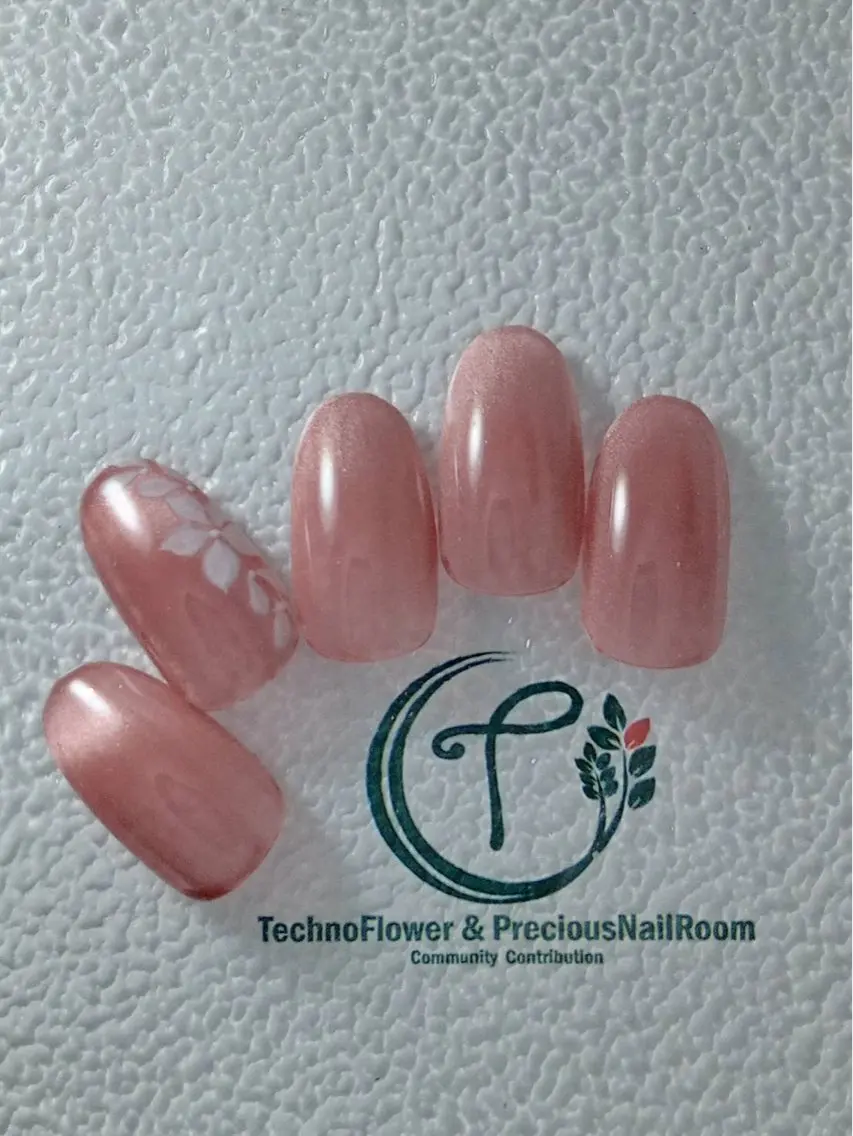 ネイル フラワーネイル precious nail roomのネイルデザイン