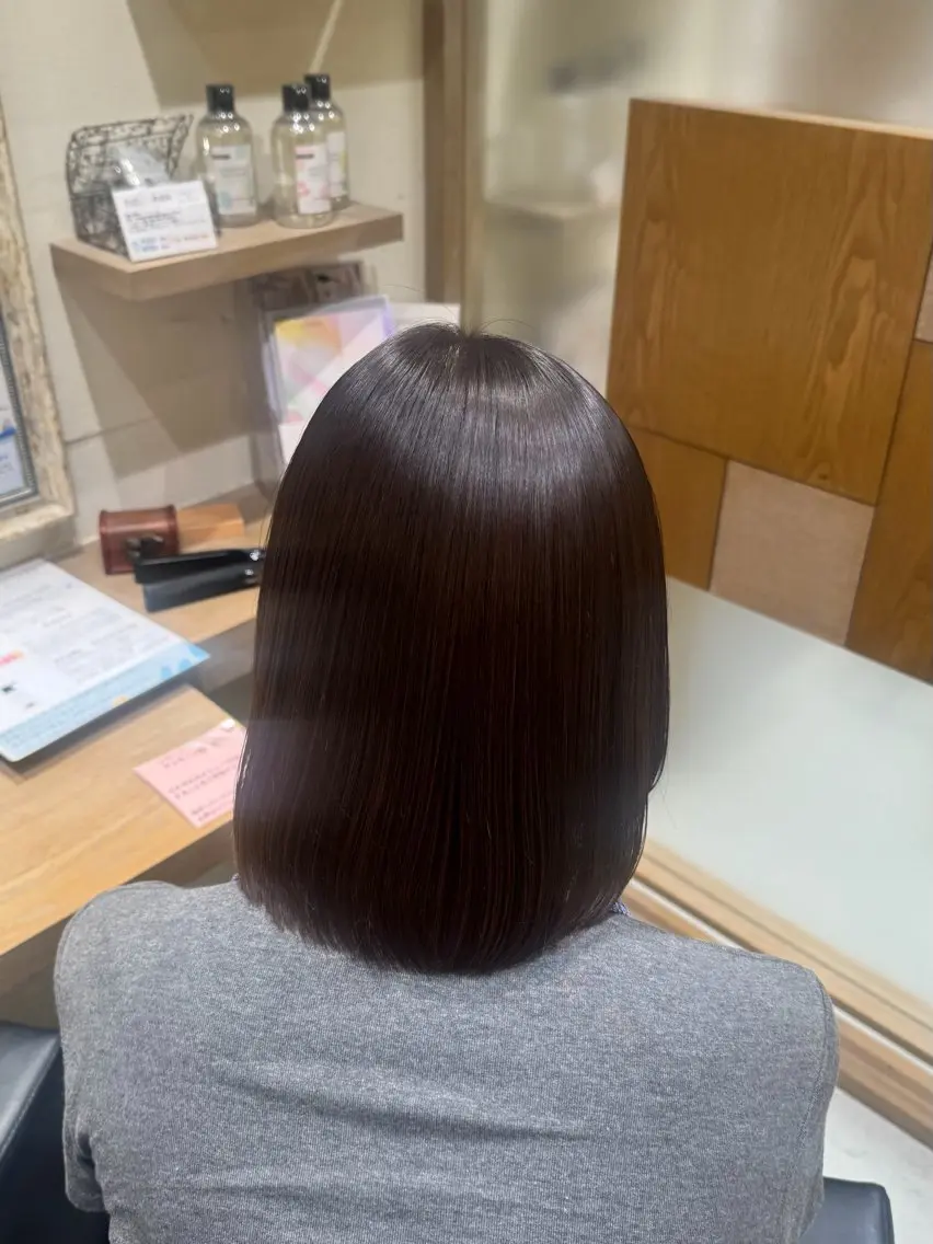 ミディアム 縮毛矯正 𝐦𝐚𝐨🐈‍⬛ 🎀髪質改善/艶髪のヘアスタイル