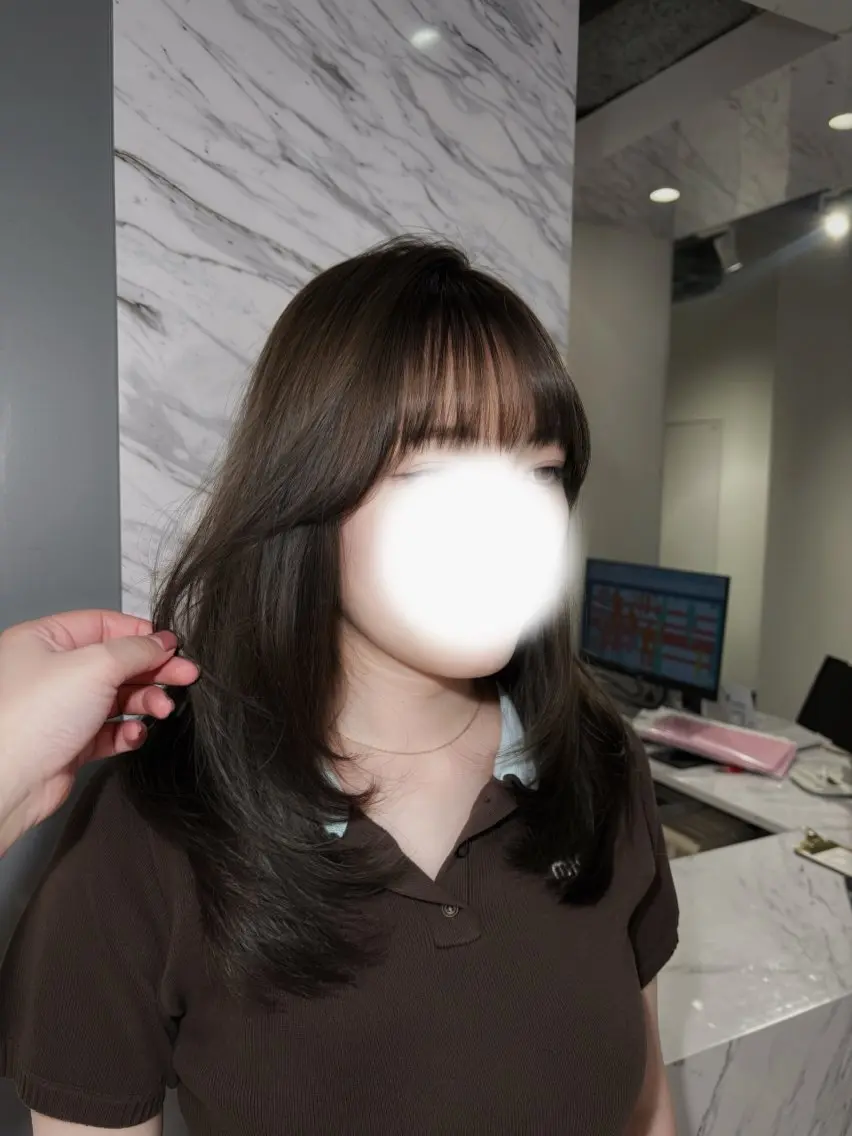 カラー アッシュ アッシュグレー アッシュグレージュ グレージュ ヘアカラー ちか/透明感カラー /淡色/ハイトーンのヘアスタイル