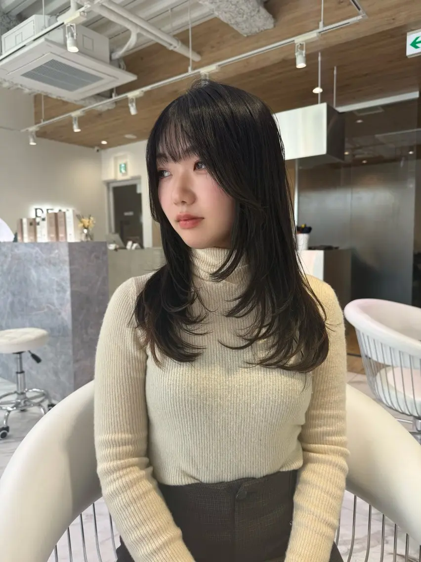 ロング 顔周りカット レイヤーカット マイ /暖色カラーのヘアスタイル