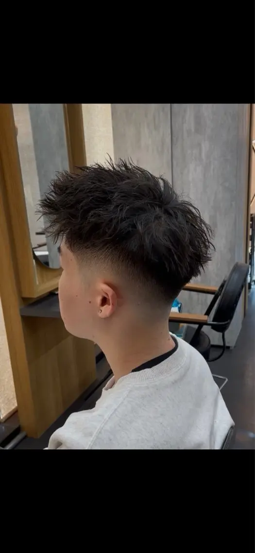 メンズ フェードカット メンズパーマ スキンフェード メンズツイストパーマ 刈り上げ 和湯 航輝のヘアスタイル