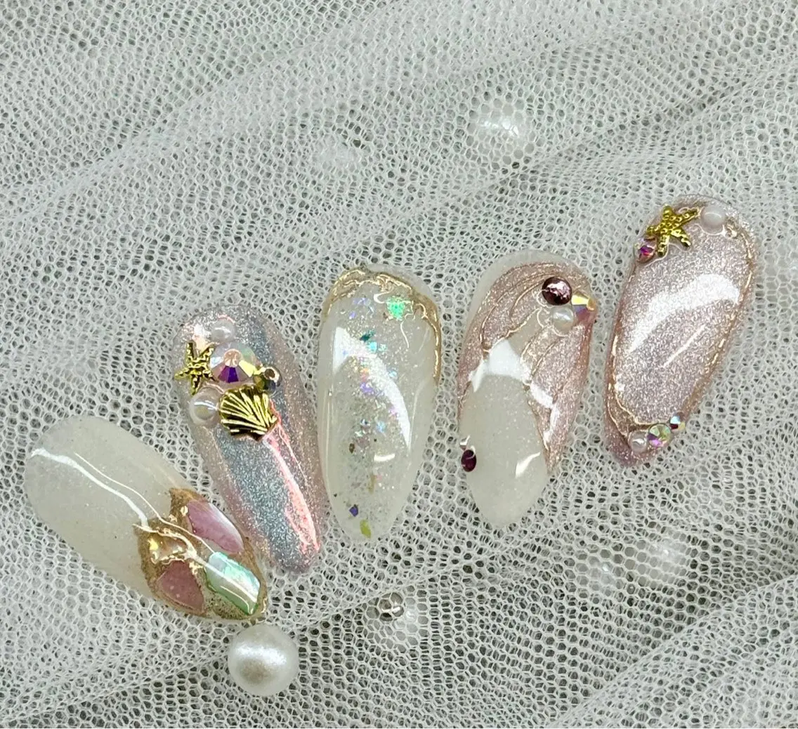 ネイル ハンドネイル AngelChris ビューティーサロンのネイルデザイン