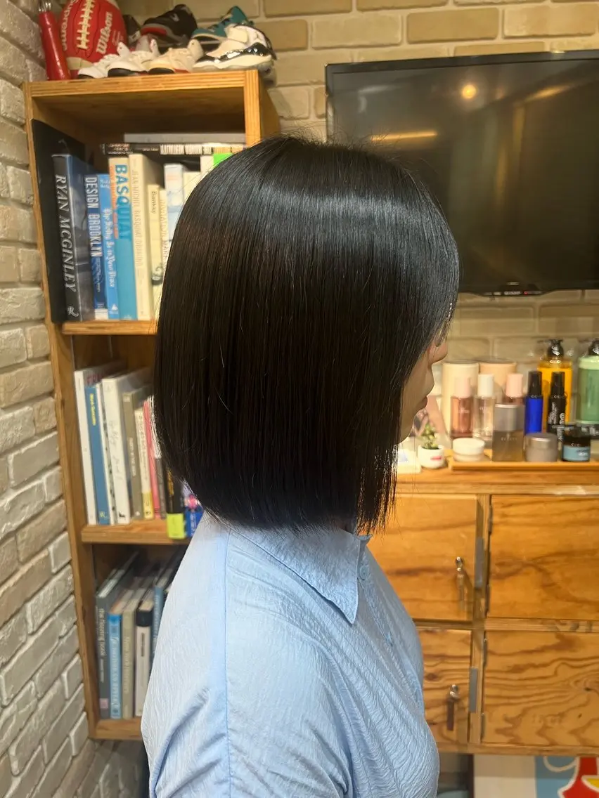 ミディアム ボブ 髪質改善 縮毛矯正 遠矢 怜奈のヘアスタイル