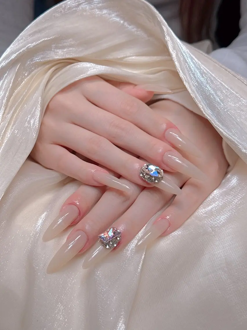 【ジェルオフ無料】長さだし10本💅+ワンカラー/ラメ+パーツ2個付きの写真