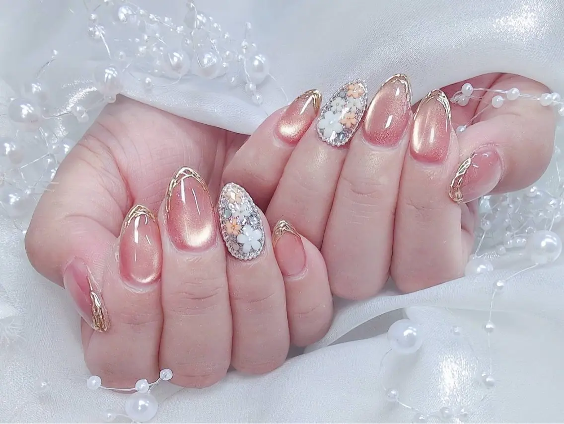 ネイル 長さ出し フラッシュネイル フレンチネイル キラキラネイル ラメ(グリッター) Chouette ここのネイルデザイン
