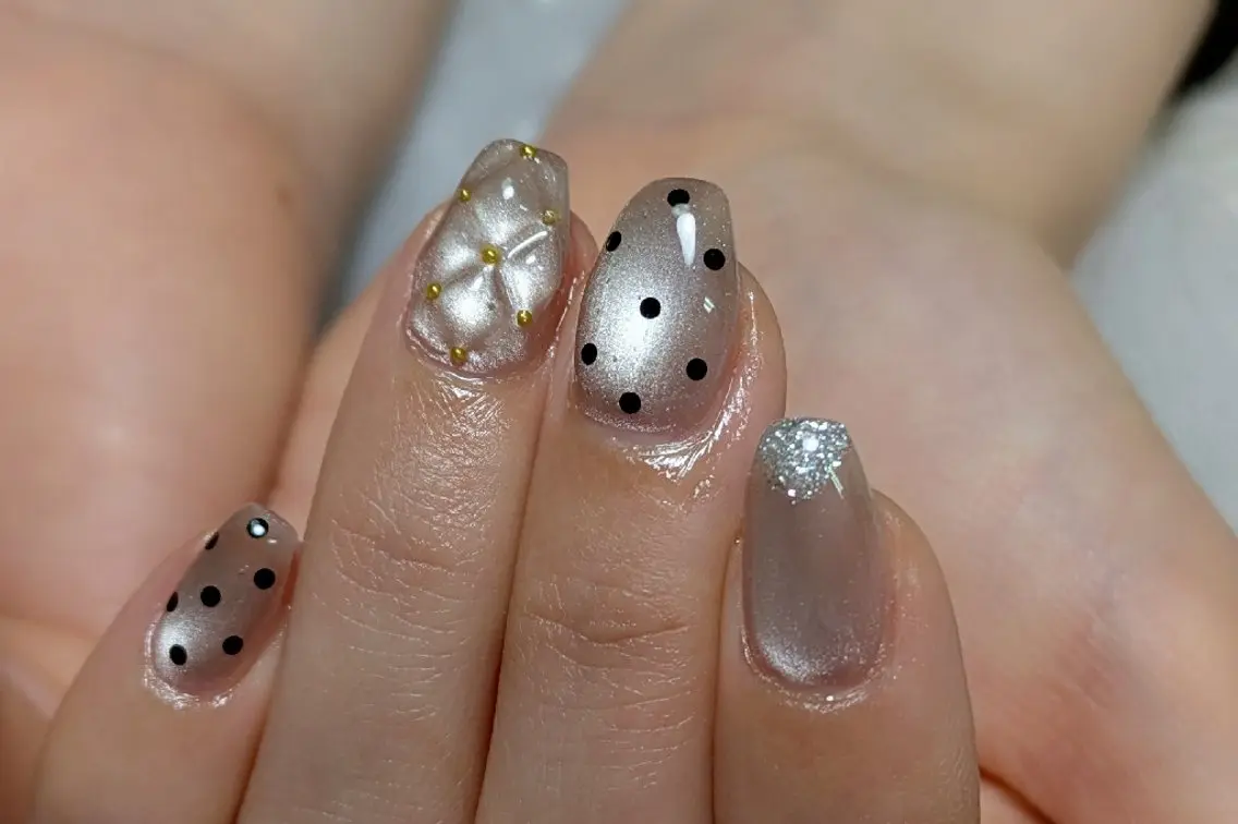 ネイル ドット 持ち込み シンプルネイル ハンドネイル m&pPrivate nailsalonのネイルデザイン