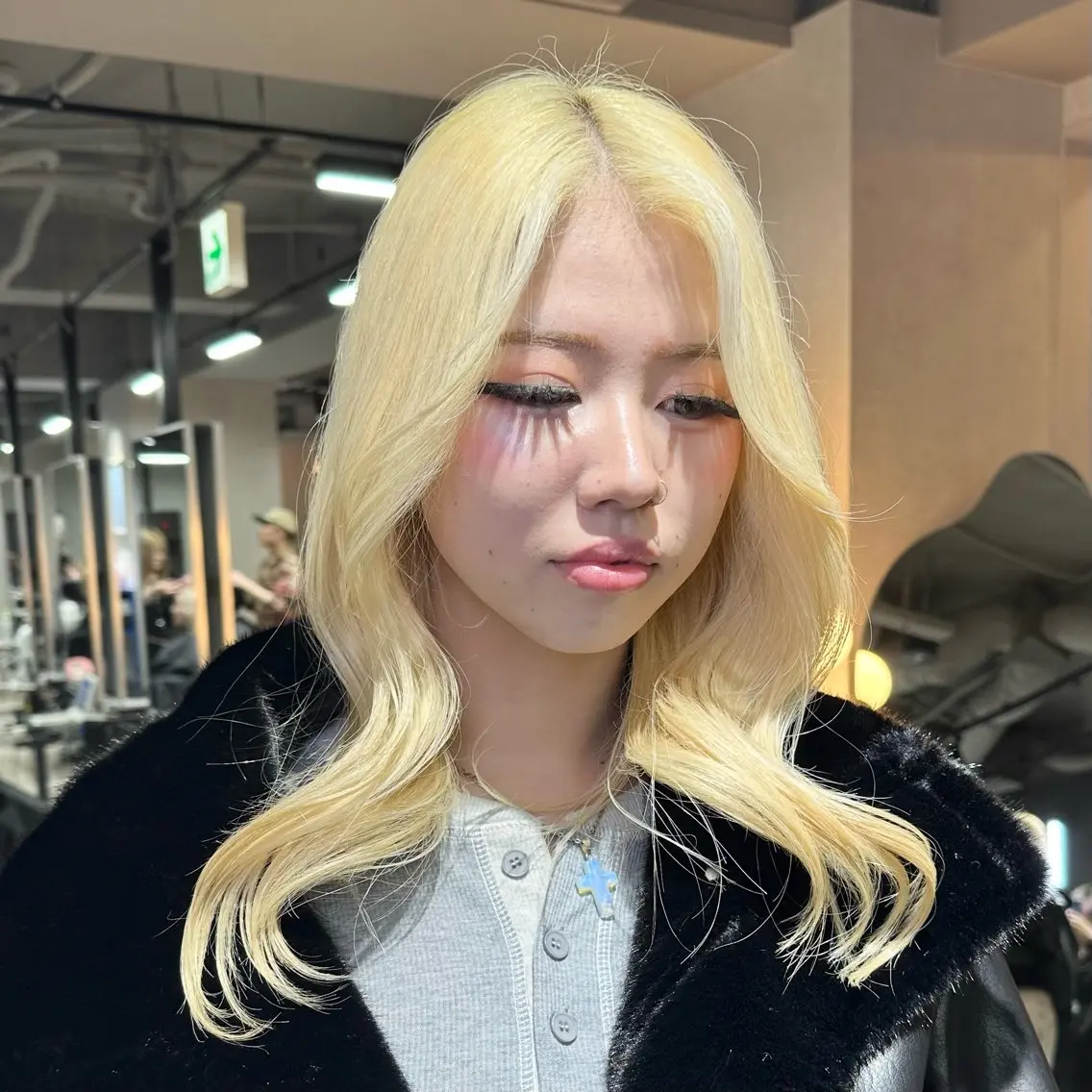 ミディアム ケアカラー ボブ 髪質改善 レイヤーカット トリートメント 心斎橋 韓国レイヤ ー指名No.1renのヘアスタイル