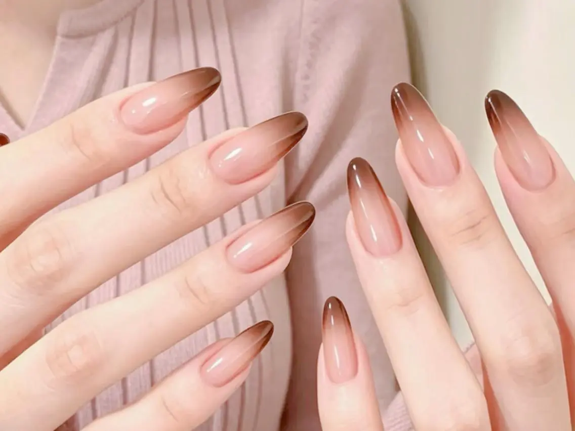 ネイル メンズ メンズ韓国風 アートネイル ボルドー ブラウン 長さ出し ハンドネイル ハンドケア NEW NAIL KaKa❤️🔥のネイルデザイン