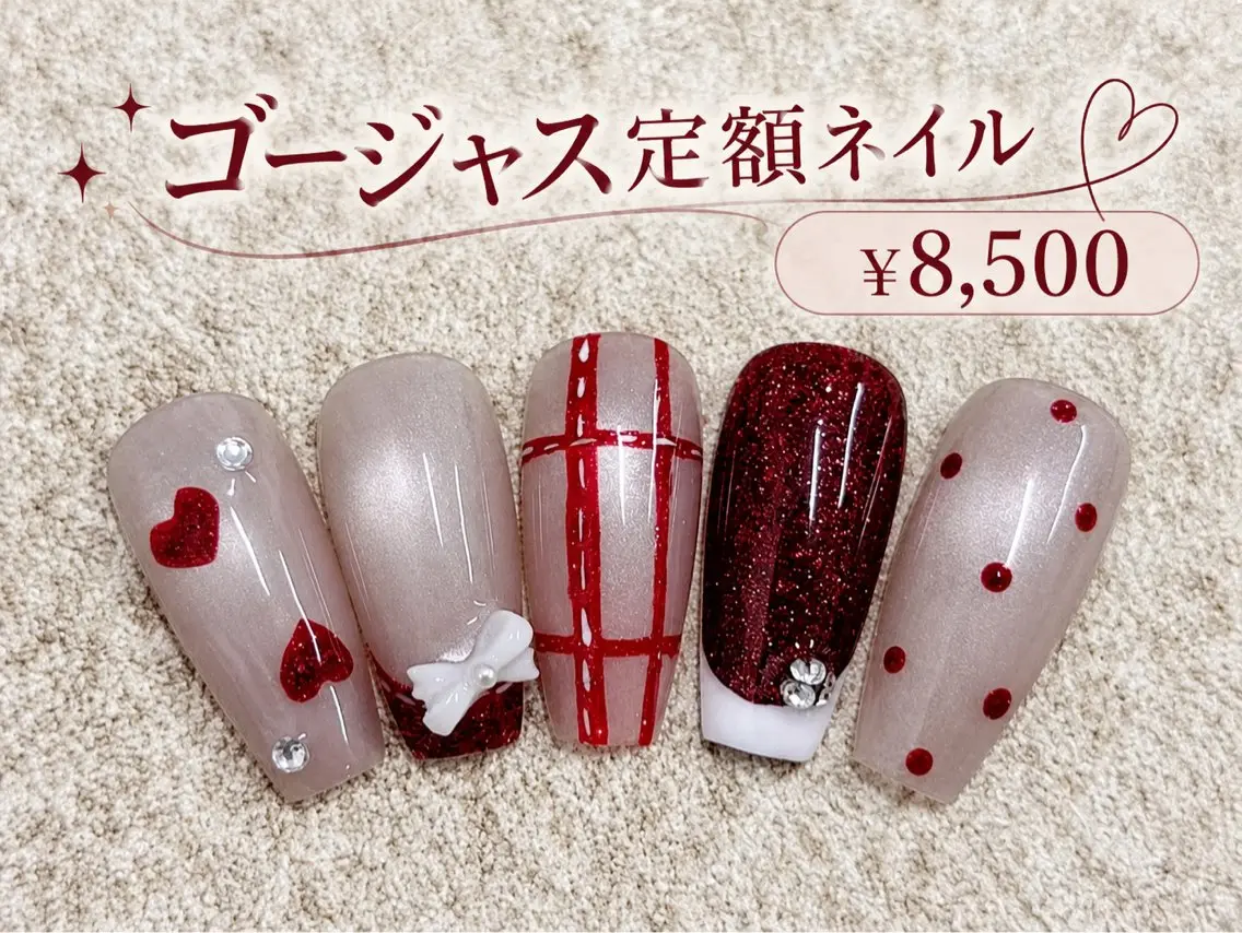ネイル ボルドー ガーリー ゴージャス ハート キラキラネイル ハンドネイル Y3 NailSalonのネイルデザイン