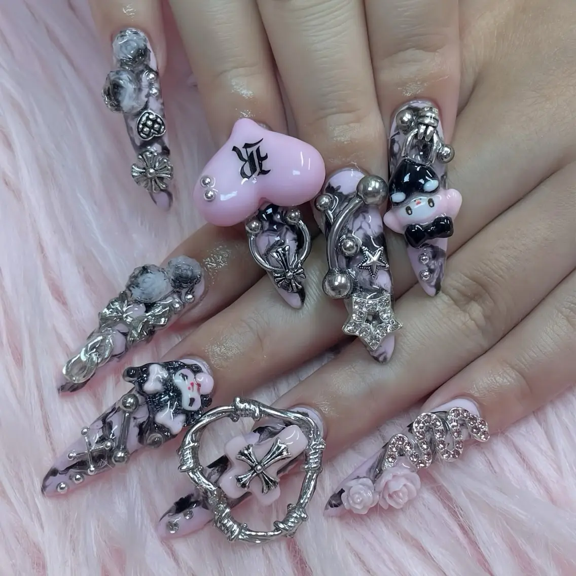 ネイル チークネイル フレンチネイル ガラスフレンチ グラデーション キラキラネイル ハンドネイル Rin Nail 新大久保店のネイルデザイン