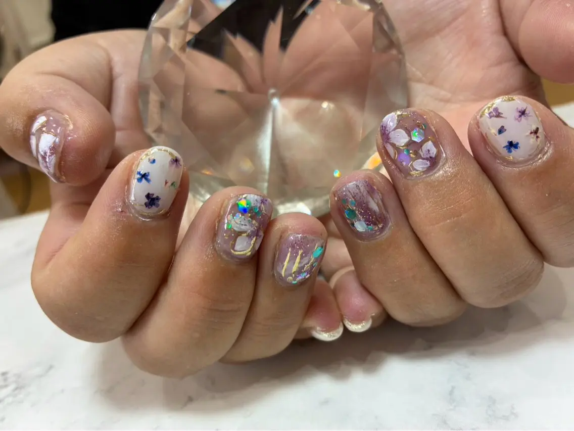 ショート フローライト ネイル＆エステのネイルデザイン