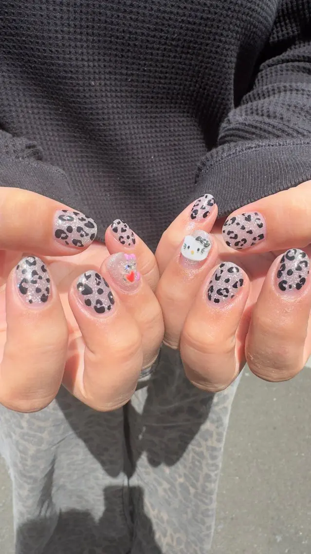 ネイル フラッシュネイル ホログラムネイル 韓国ネイル ラメ(グリッター) ラメグラデーション ハンドネイル MH_ Nailのネイルデザイン