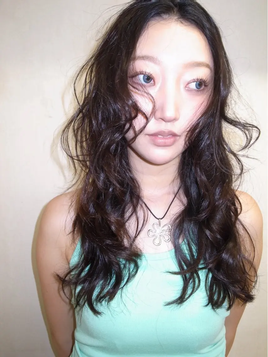 ロング 湯浅 美玖のヘアスタイル