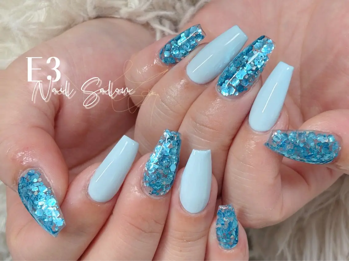 ネイル フレンチネイル ジェルネイル ガラスフレンチ グラデーション キラキラネイル ハンドネイル E3 Nail Salonのネイルデザイン