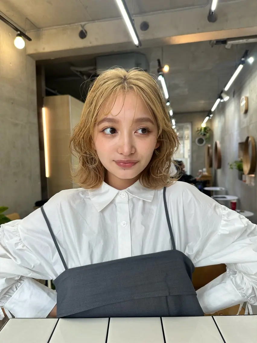 ショート カラー ベージュカラー ブリーチ ブラウンカラー ケアブリーチ グレージュ カット ヘアカラー トリートメント カットモデル募集中 ／HARUKA🎀のヘアスタイル