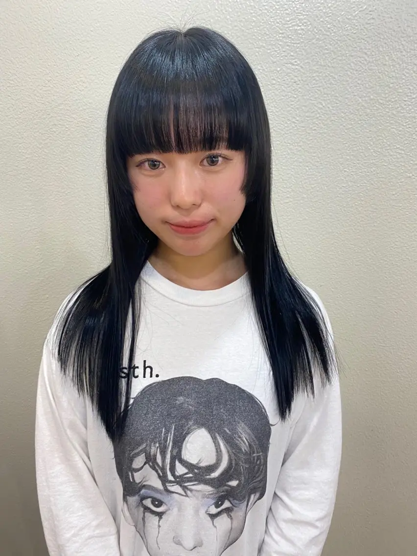 セミロング カラー 顔周りカット 透明感color🩵 MAYUKAのヘアスタイル