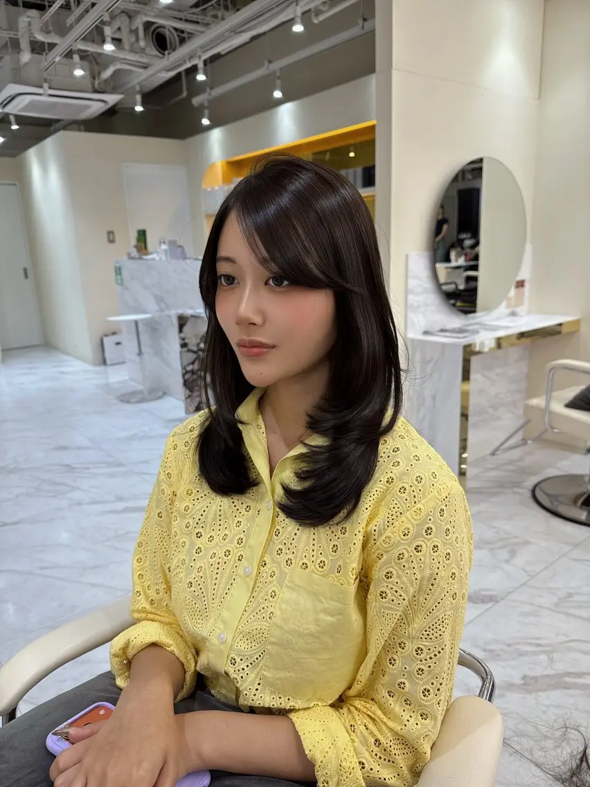 ミディアム カラー ヘアアレンジ ブラウンカラー 透明感カラー くすみブラウン レイヤーカット 似合わせカット カット ヘアカラー トリートメント 髪質改善×レイヤー 🫧松野力也のヘアスタイル