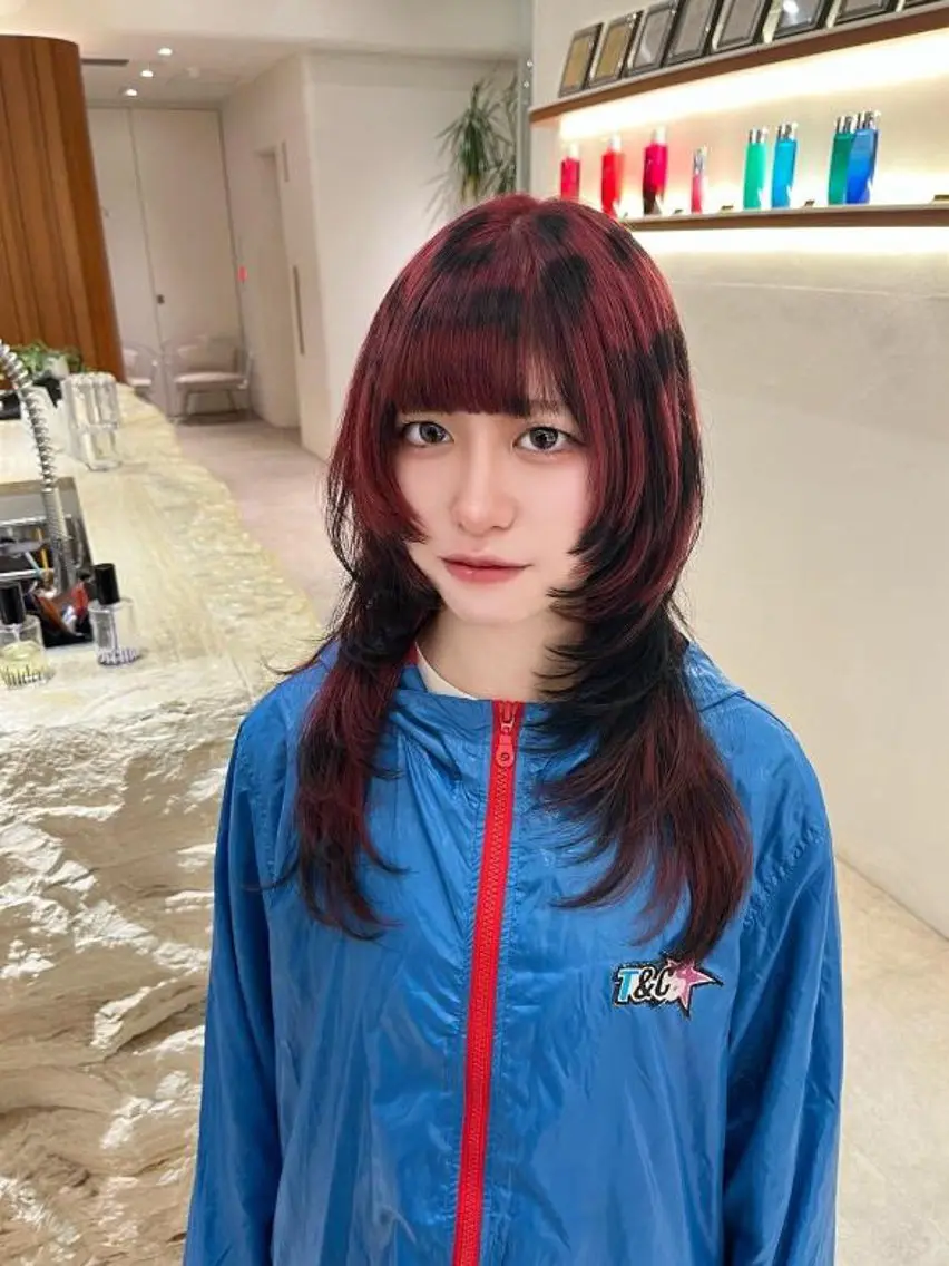 セミロング くびれヘア ハッシュカット レイヤーカット ヘアカラー トリートメント レイヤー似合わせ 透明感カラーりきやのヘアスタイル