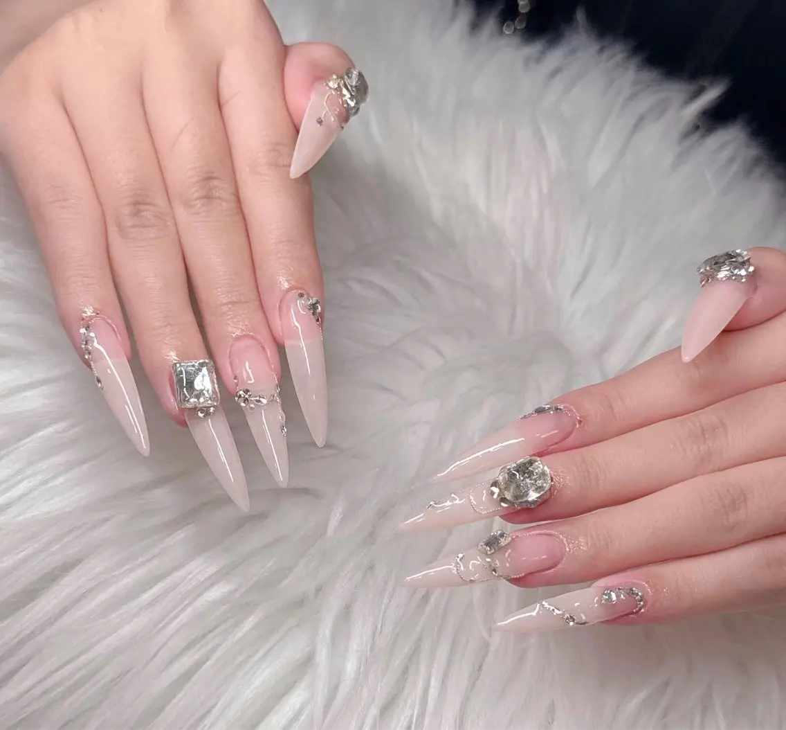 ネイル 長さ出し グラデーション 卒業式 キラキラネイル マグネットネイル Lee Nailsのネイルデザイン