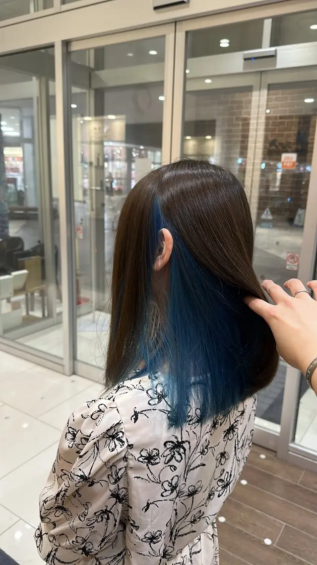 セミロング カラー ブリーチ ブルーカラー 佐藤功真/ ブリーチなしカラーのヘアスタイル