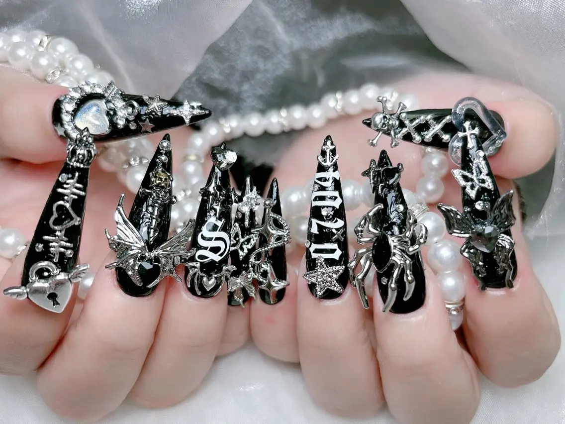 ネイル 成人式 ジェルネイル ロングネイル マグネットネイル ミディアムネイル ハンドネイル MoMoA Nail ネイル長さ出し専門店のネイルデザイン