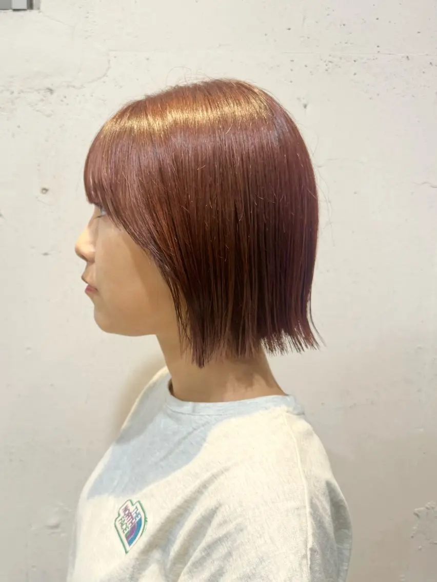 ミディアム カラー オレンジ ピンクカラー ボブ illatos あやののヘアスタイル