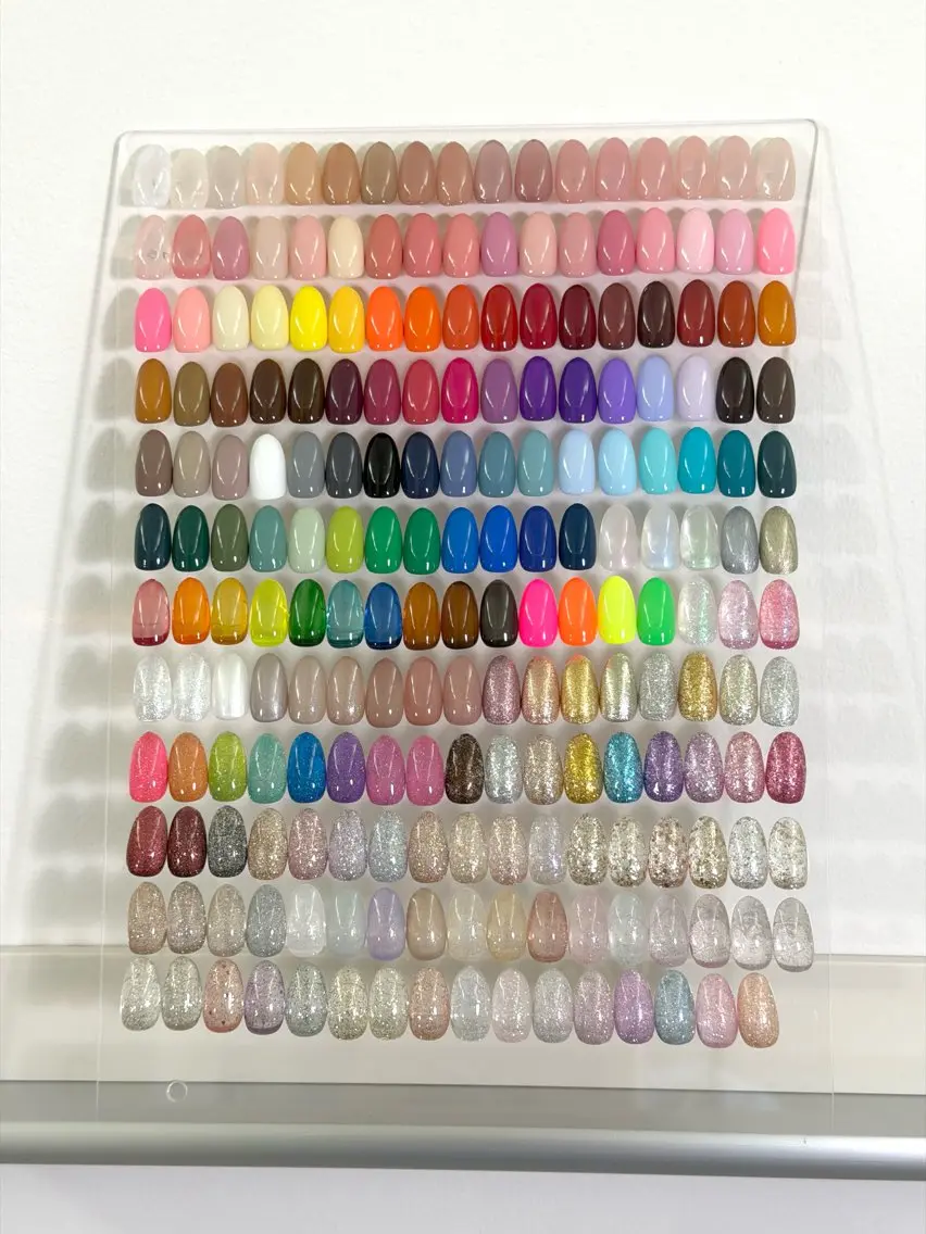 ネイル 池袋Uni nail 上品シンプルデザインのネイルデザイン