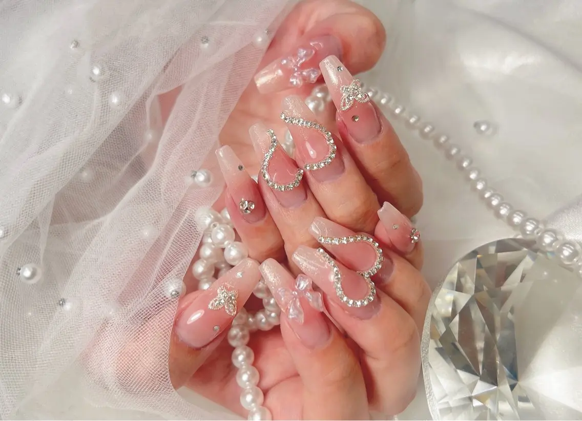 ネイル チークネイル ハンドネイル bijou nails　蓮のネイルデザイン