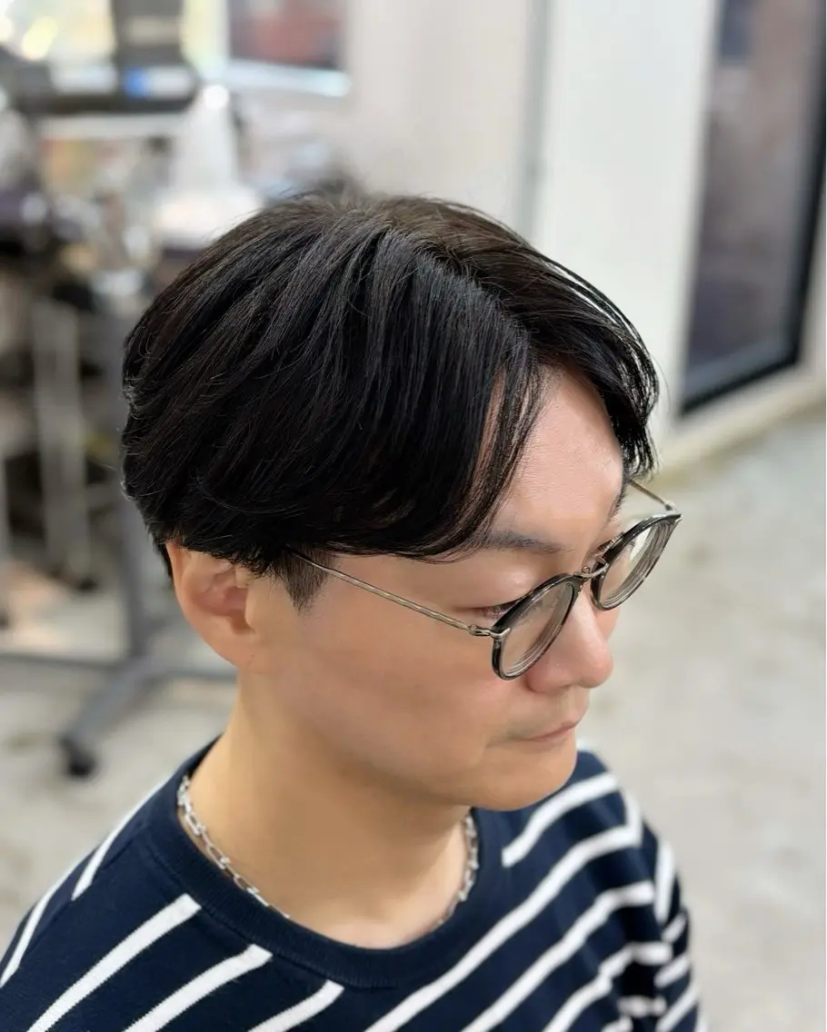 ショート メンズ センターパート 金子 千登のヘアスタイル