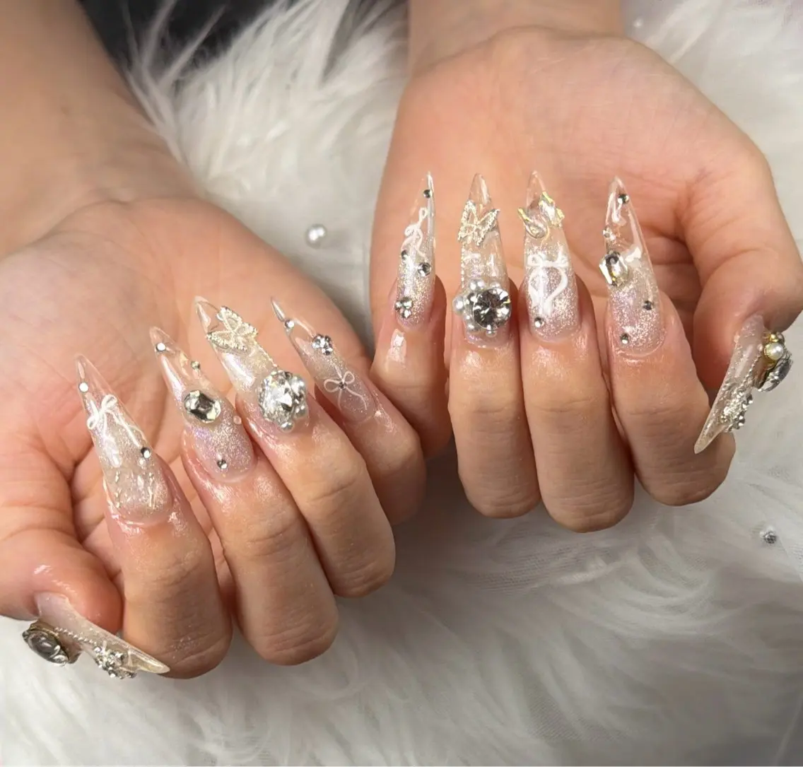 ネイル チークネイル フレンチネイル グラデーション キラキラネイル 韓国ネイル ハンドネイル HIKARIHANA NAILのネイルデザイン