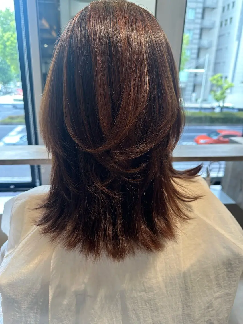 セミロング ハイライト 伊東 昭美のヘアスタイル
