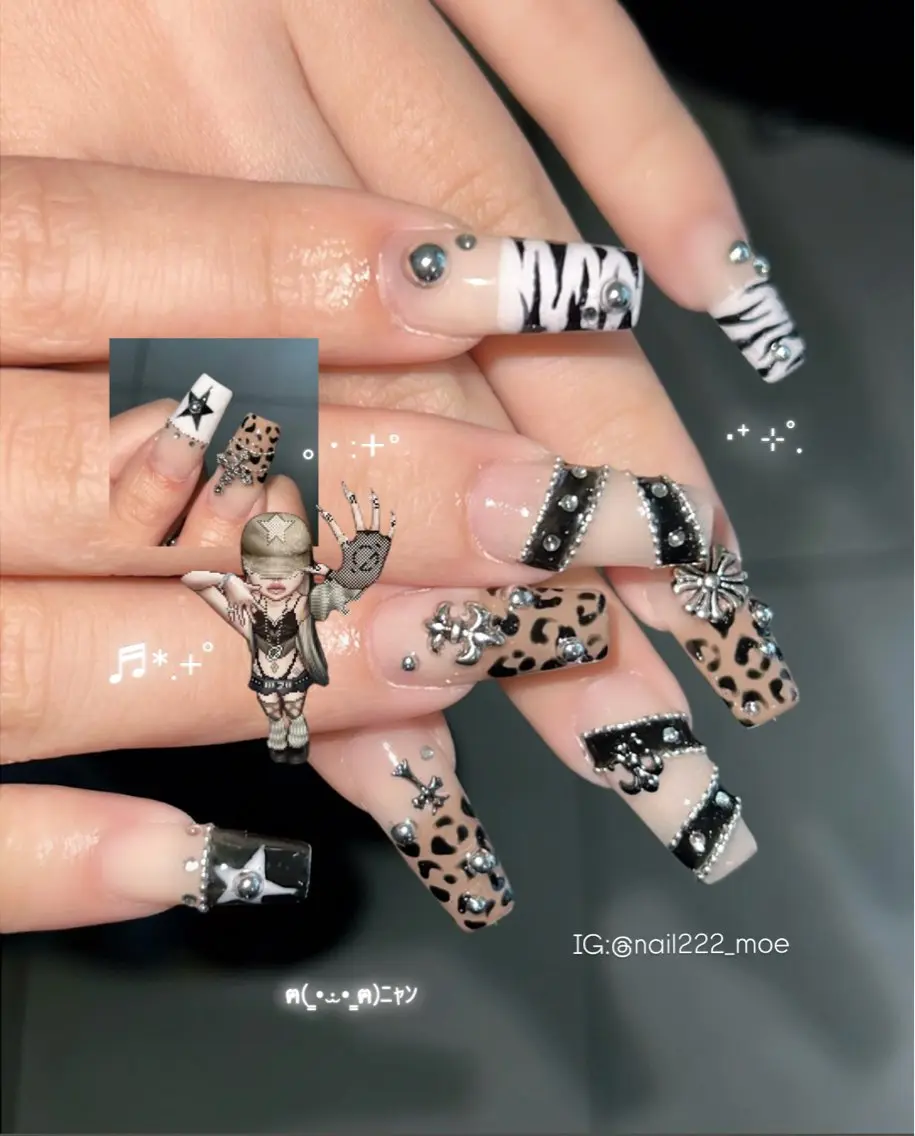 ネイル ハンドネイル ⟡.*222⋰˚☆ MöEのネイルデザイン