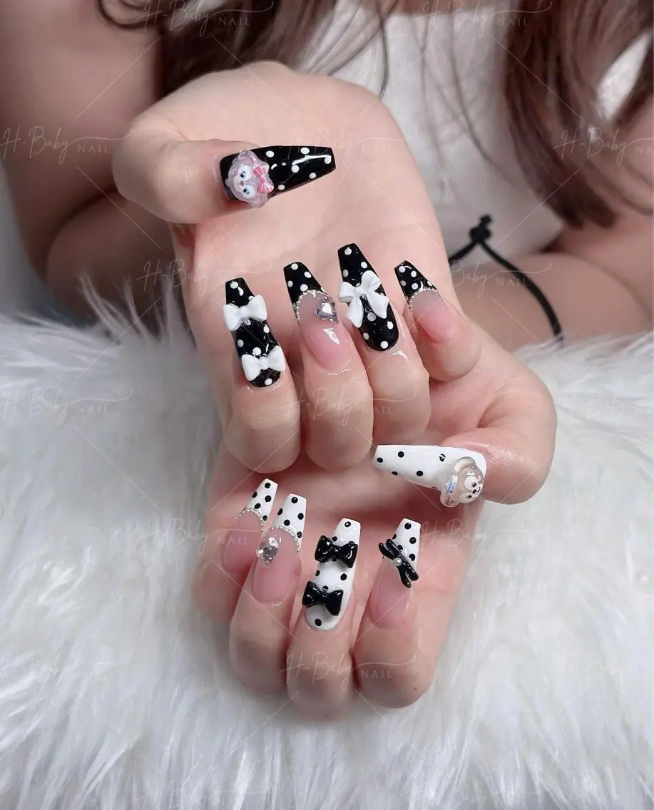 ネイル オーロラネイル フレンチネイル ジェルネイル ハロウィン 韓国ネイル ハンドネイル H.baby Nail Salonのネイルデザイン