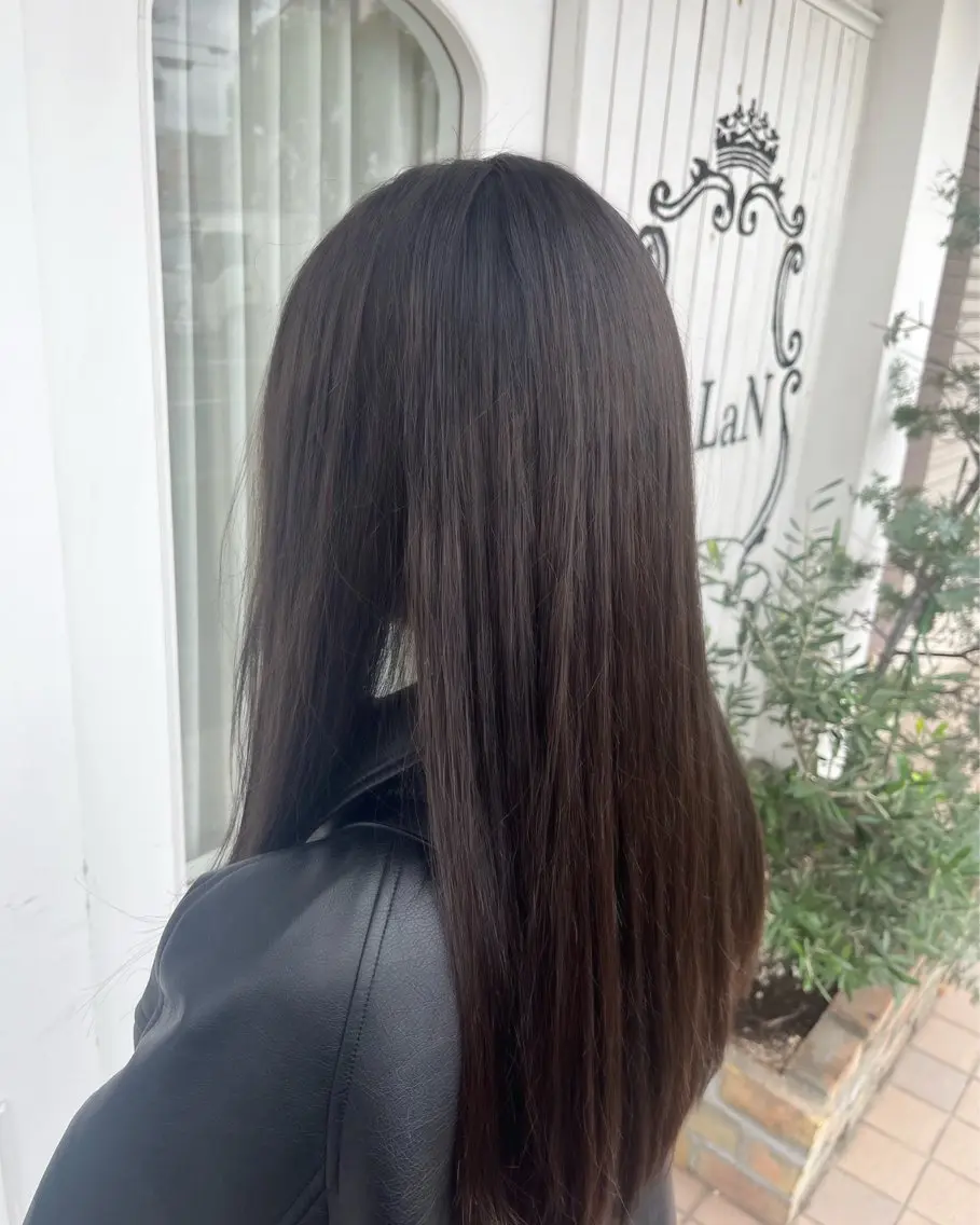 カラー ブラウンカラー オリーブブラウン RuLaN AMIのヘアスタイル