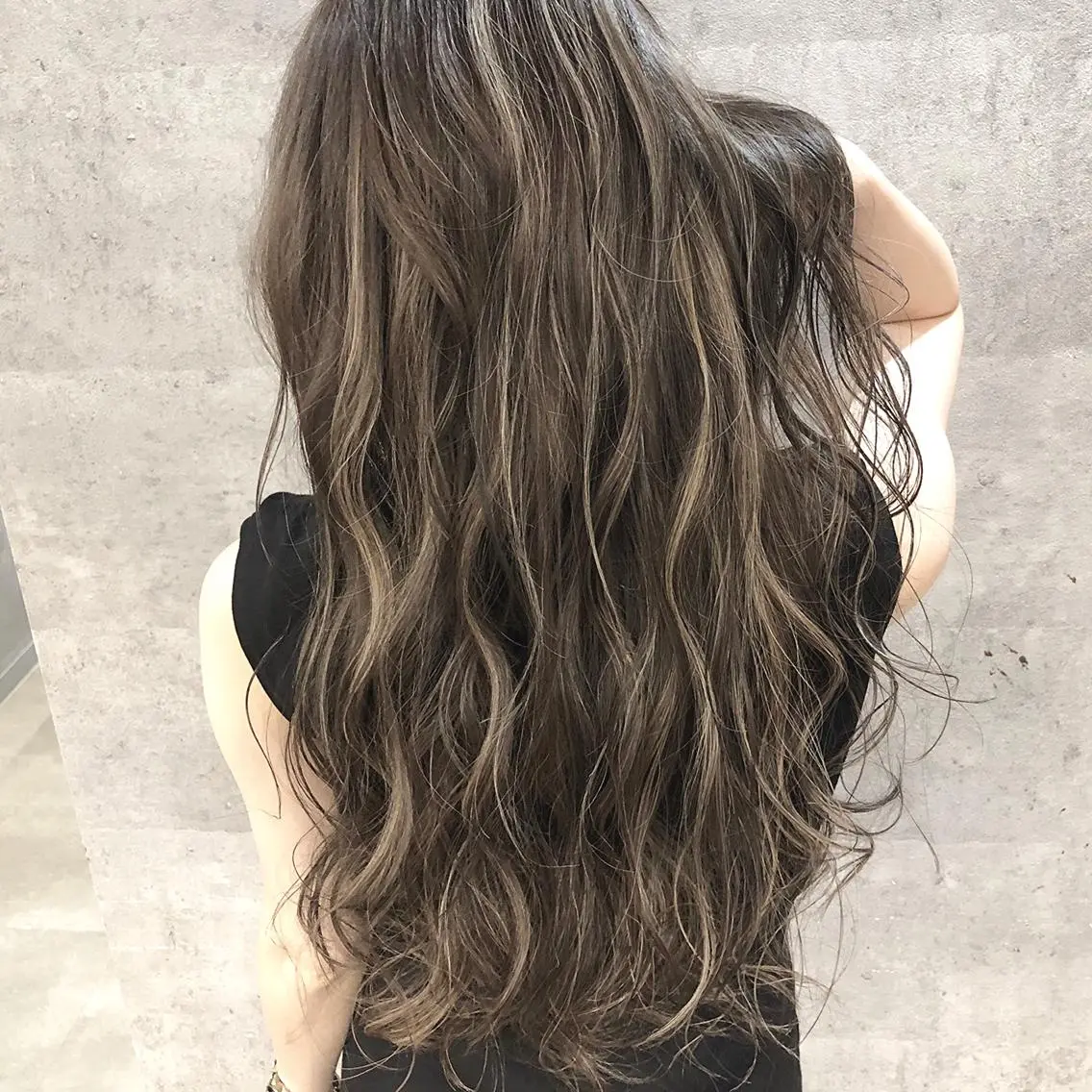 ロング カラー ハイライトカラー ハイライト ✨MiL✨ ✨心斎橋✨のヘアスタイル