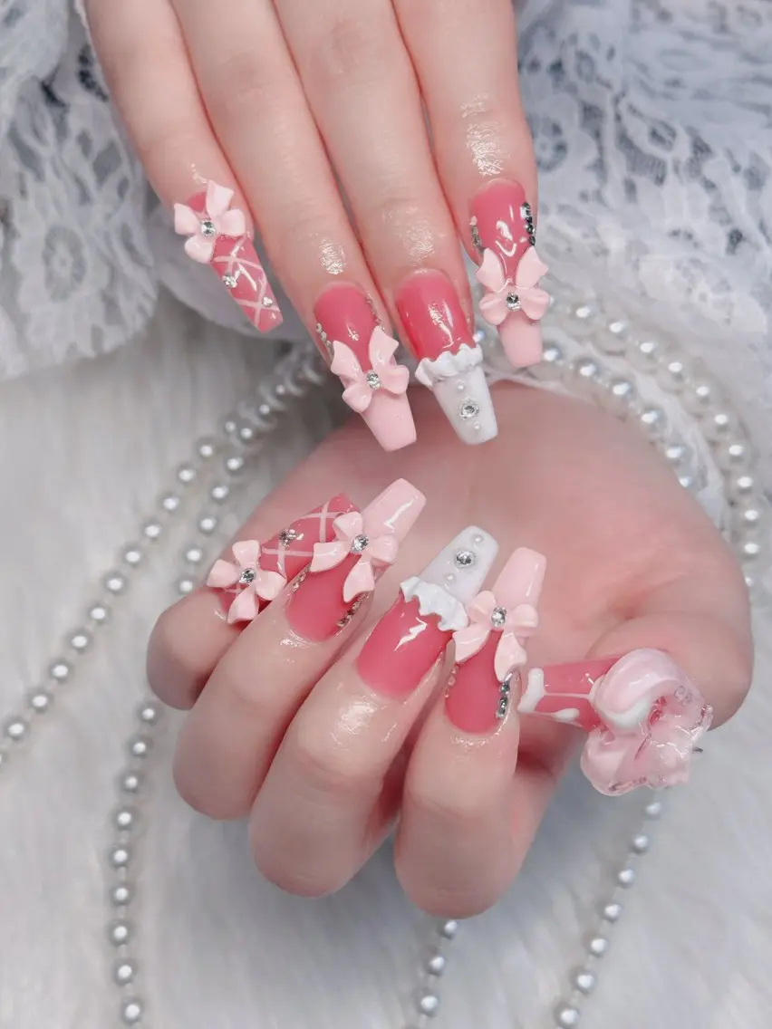 ネイル フレンチネイル ジェルネイル ガラスフレンチ ハロウィン ハート ハンドネイル H.baby Nail Salonのネイルデザイン