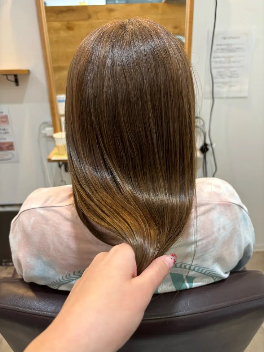 ロング カラー ダブルカラー ハイトーンカラー ボブ 顔周りカット 髪質改善 カット ヘアカラー トリートメント RISE SWELL 江坂momoneのヘアスタイル