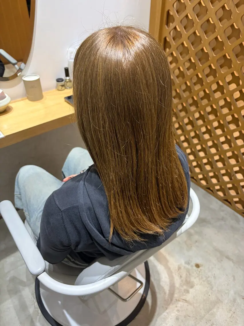 ミディアム カラー ベージュカラー ブリーチ ダブルカラー ハイトーンカラー ミルクティーベージュ ヘアカラー トリートメント 代官山│ハイトーン HBL│AZUKIのヘアスタイル