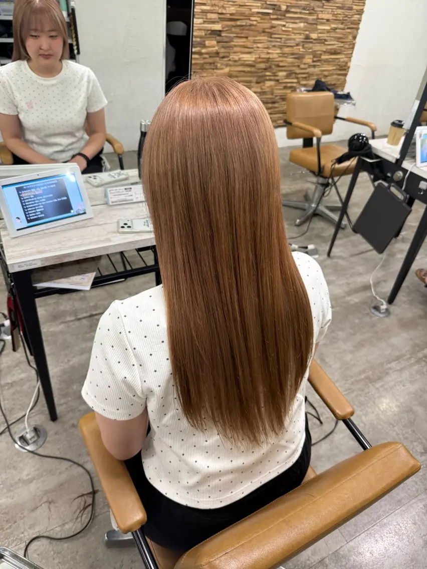 ロング ヘアカラー トリートメント SAIKA🤍ミルク ティー/ピンクカラーのヘアスタイル