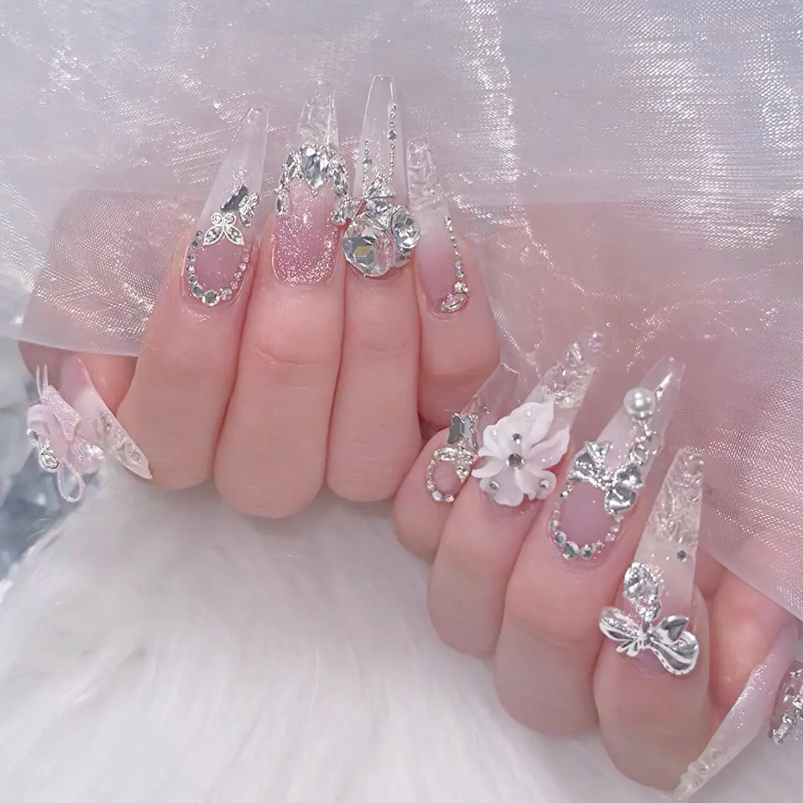 ネイル オーロラネイル 長さ出し フラッシュネイル フレンチネイル ジェルネイル ハンドネイル ハンドケア CiCi Nail Salonのネイルデザイン