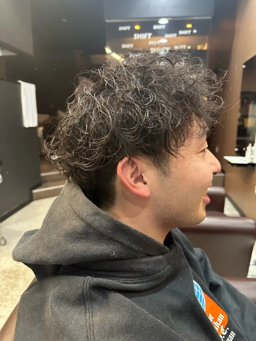 ショート パーマ メンズ メンズパーマ 波巻きパーマ カット パーマ 岩永 大夢のヘアスタイル