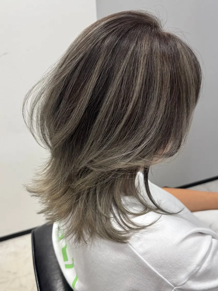 ミディアム カラー バレイヤージュ レイヤーカット カット ヘアカラー トリートメント ヒラガカナ▼ ECLAT HAIRのヘアスタイル