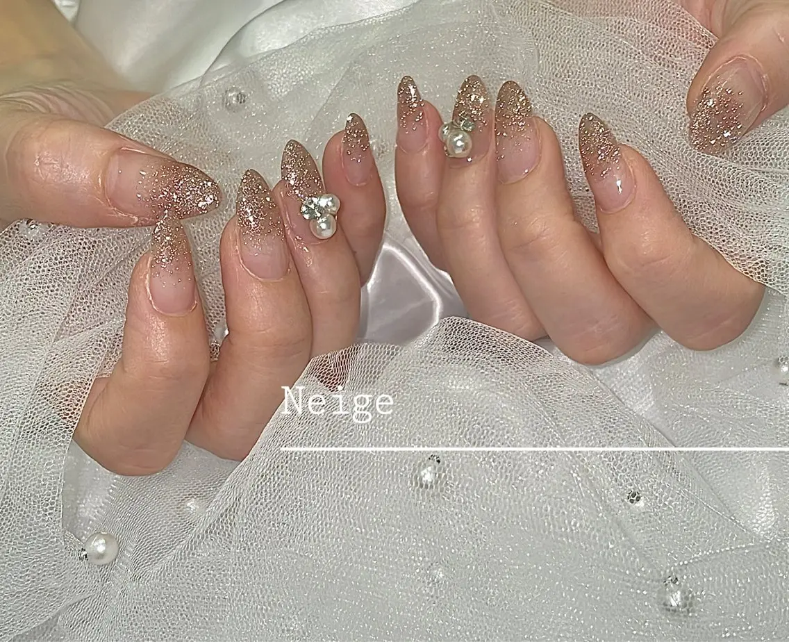 ネイル フラッシュネイル グラデーション ハンドネイル Neige‪𓂃ai ＊梅津 / 松尾のネイルデザイン