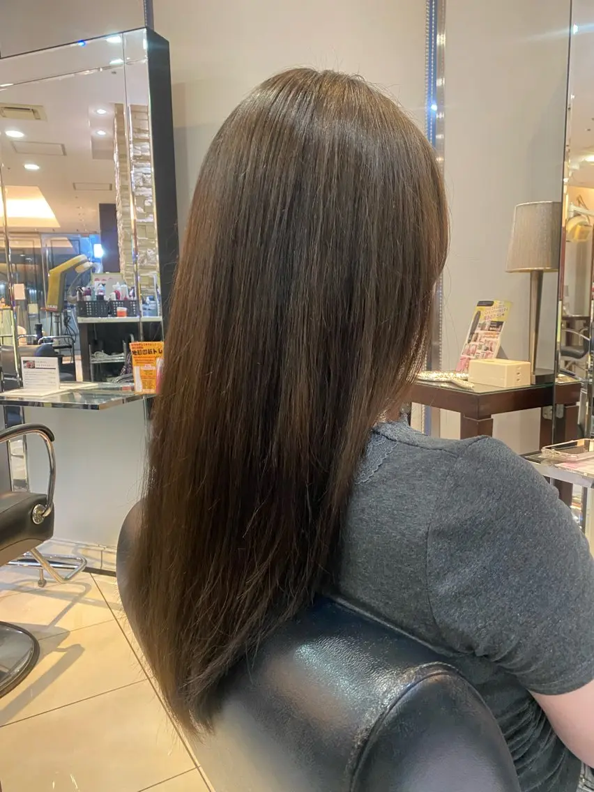 カラー アッシュ ブリーチ ブリーチなしカラー 荻野 早紀のヘアスタイル