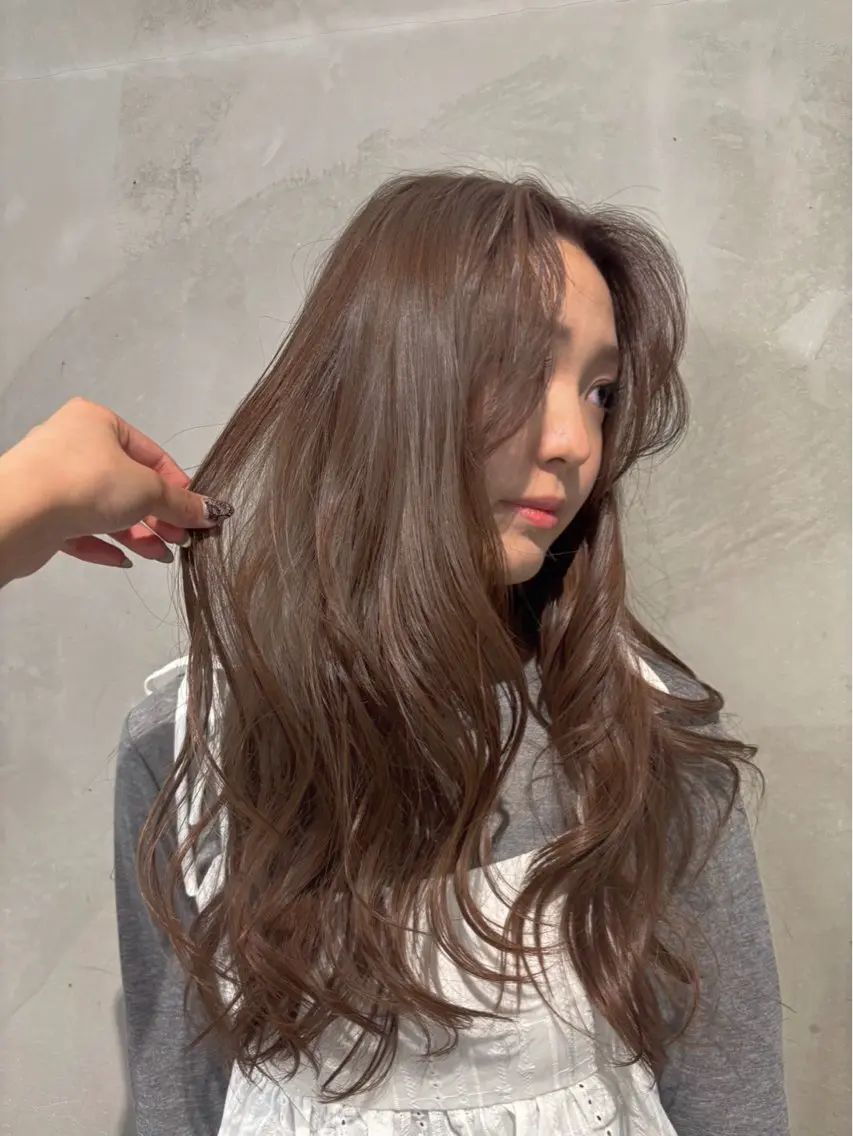 ロング ヘアカラー 透明感ブラウン🍪 ヒナノのヘアスタイル
