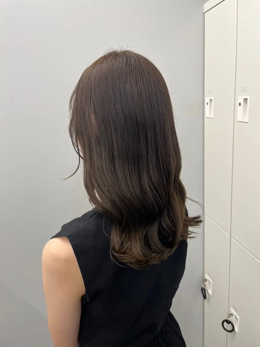 セミロング ヘアカラー トリートメント ROCCOeast りんな/ハイトーン♡のヘアスタイル