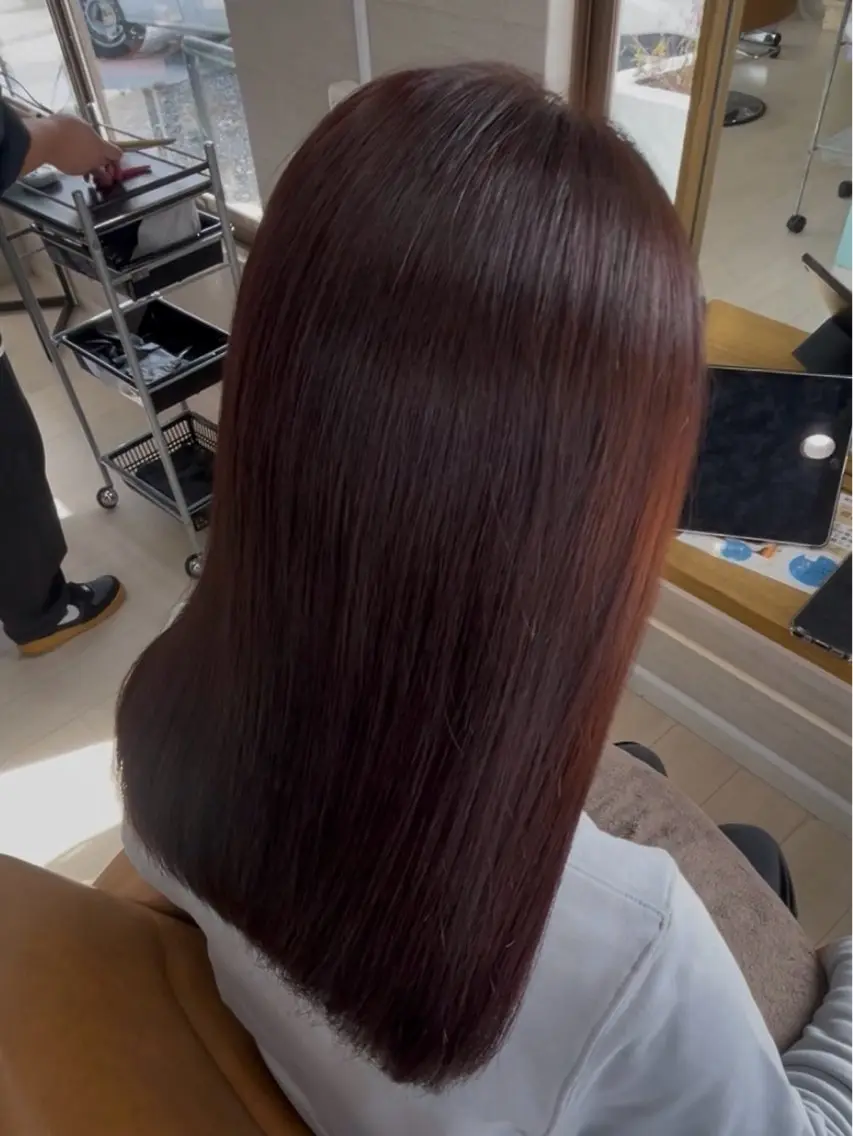 セミロング 吉井 緋音のヘアスタイル